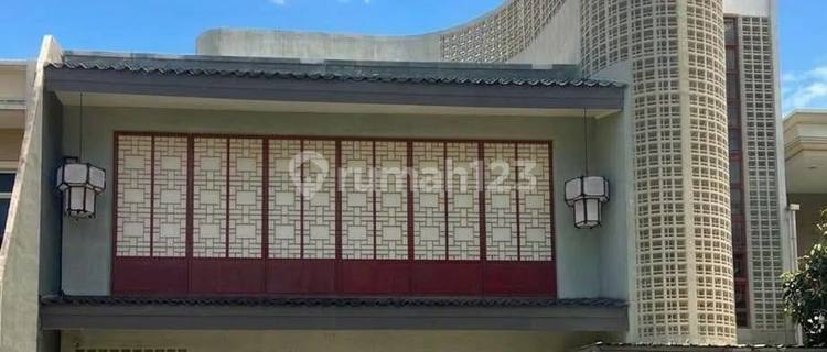 Ready-to-Use Strategic Ex-Restaurant Shophouse in Sisingamangaraja 1