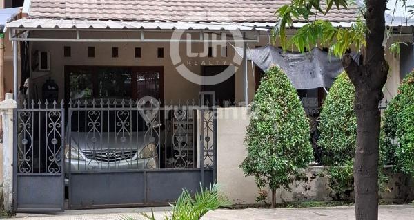 House for Sale in Pegangsaan Indah Barat, Kelapa Gading, North Jakarta 1