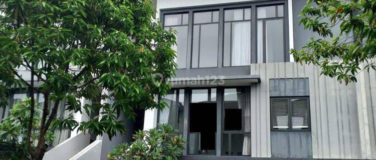 Rumah 2 Lantai Furnished di Navapark Bsd, Tangerang 1