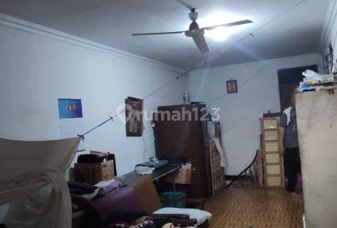 Dijual Rumah + Kostan Harga Mendekati Njop 1