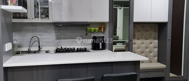 Apartement Citra Lake Suites 3BR Full Furnish Garden View Hoek 1