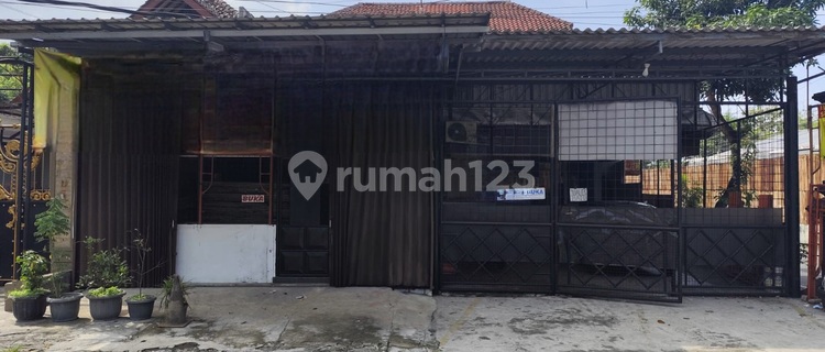 Rumah & Ruang Usaha Lokasi Strategis di Jalan Ring Road Barat 1