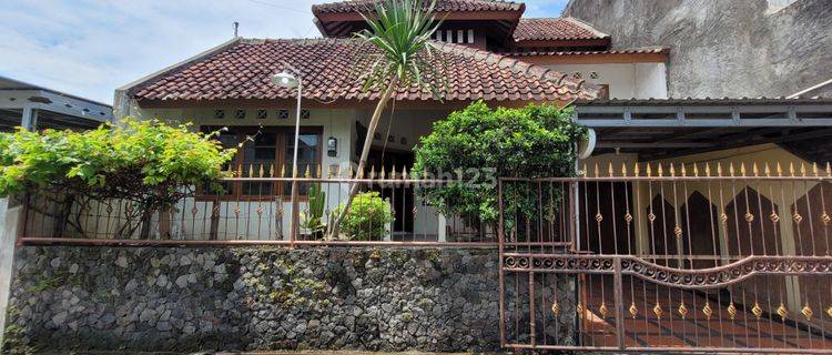 Rumah Furnish di Perum Dekat Jogja Expo Center, Banguntapan 1