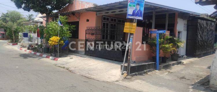 Rumah Strategis Pinggir Jalan Dekat Pasar Perumnas 1