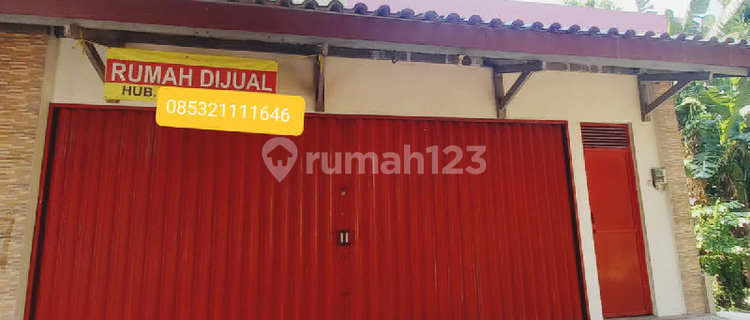 Inhabitable Shop House Megu Gede Pasukunan, Weru Plered Subdistrict 1