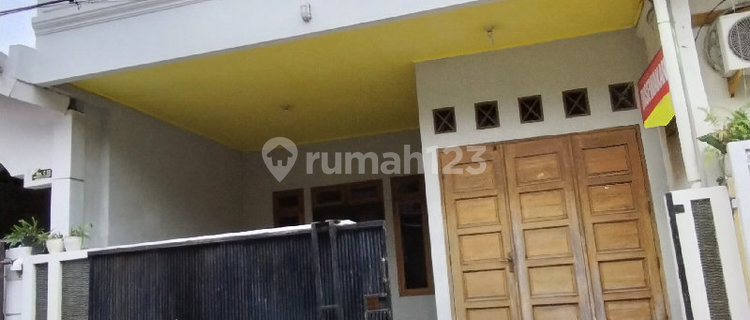 Cheap 2-Story Rental House Strategically Located Near Cirebon City Center 1