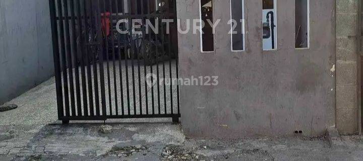 Rumah Sewa 2 Lantai Dekat Stasiun Kejaksan 1