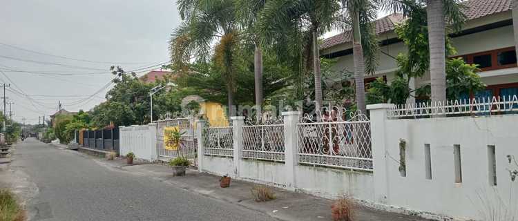Strategic house on Katio Street, Marpoyan Damai. Pekanbaru. 1