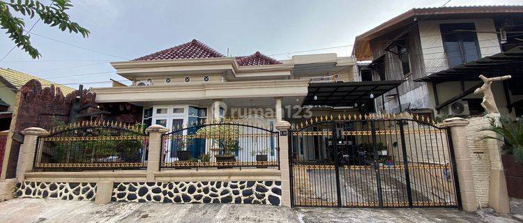 Rumah 2 Lantai Semi Furnished di Jln Wahid Hasyim 2, Samarinda 1