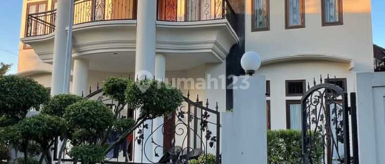 Furnished House on Bulusan Selatan Street, Tembalang, Semarang 1