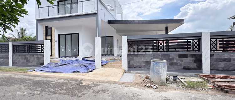 Rumah, 2 Lantai Jln. Maret. Komplek Halim, Banjarbaru Selatan 1