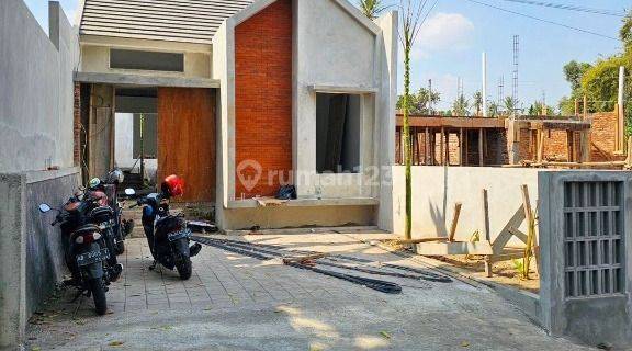 Rumah Baru, Siap Huni, 10 Menit Ke Sleman City Hall Di Mlati 1