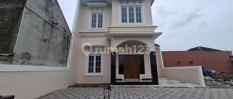 Rumah 2 Lantai, Siap Huni, 5 Menit ke Kids Fun Park di Banguntapan 1