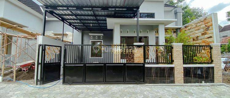 Rumah Murah Tanah Luas Desain Modern Dekat Maguwoharjo 1