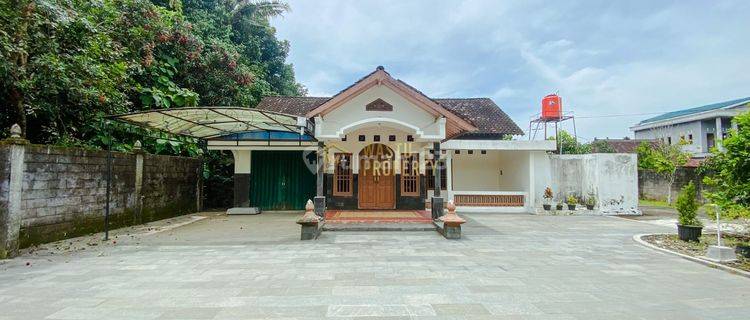 Rumah Bagus Tanah Luas Dekat Samsat Sleman, Siap Huni 1