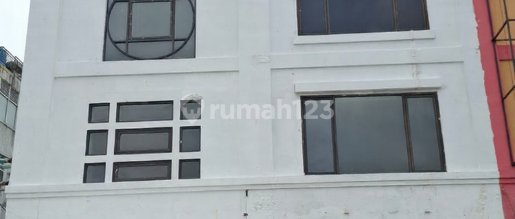 For Sale: Attached Shop House (Corner Unit) 3 1/2 Floors at Melati Mas Square 1