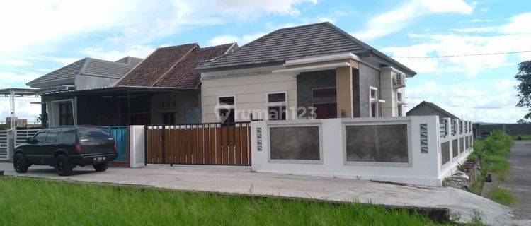 Rumah Cantik Siap Huni Dengan View Indah Dan Lingkungan Nyaman  1