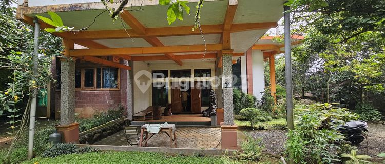 RUMAH ASRI DAN KLASIK DI UNGARAN TIMUR DEKAT EXIT TOL 1