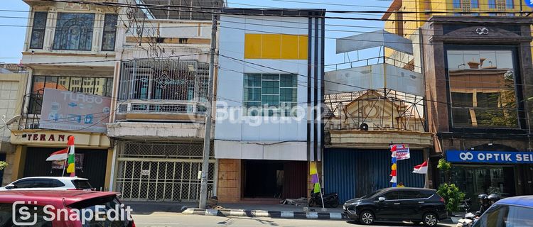 Ruko 3 Lantai, Tepi Jalan Ramai Di Gajah Mada Semarang 1