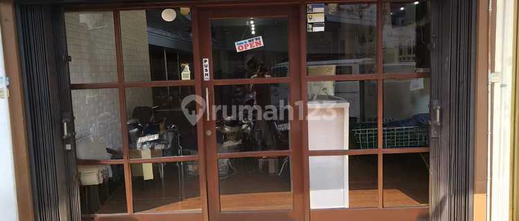 2-Story Shophouse Suitable for Investment or Business Development in Banyumanik Semarang, Already Buzzing with Sellers 1