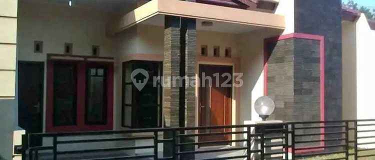 3 Bedroom House in Ungaran, Strategic Location Near Unyil Park 1