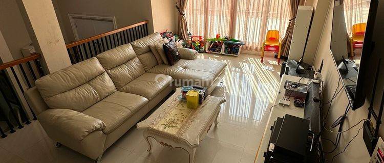 Dijual Rumah Full Furnished Di Dalam Cluster  Split Level Lengkap Dengan Gym Room, 6 Kamar Tidur Di Grand Wisata 2 Lantai Shm Sudah Renovasi Rumah 1