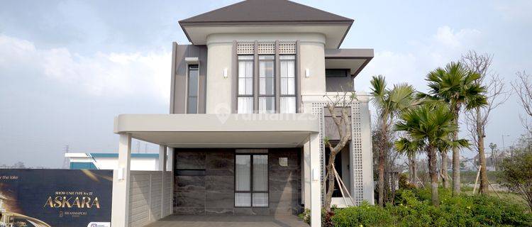 Rumah Mewah 2 Lantai 4 BR Dengan View Gunung di Bandung 1