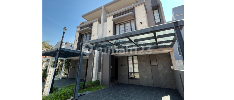 Modern Luxury 3-Story House with Complete Facilities in Jakarta 1