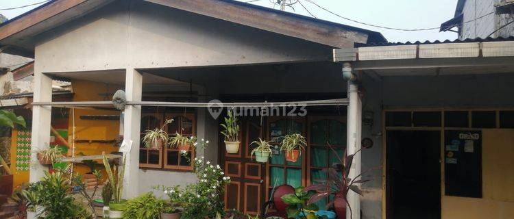 Di Jual Cepat Dan Murah Rumah Luas Classic ,adem Dan  Asri 1