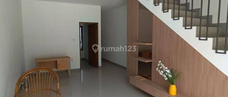 Jual
rumah Minimalis Siap Huni Semi Furnished Di Sayap Kbp 
 1