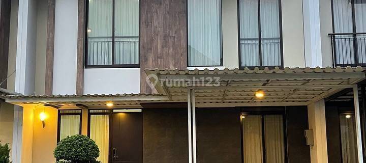 Eksklusif Listing! Rumah Full Furnished Siap Huni Di Tatar Simakirana - Kota Baru Parahyangan 

 1