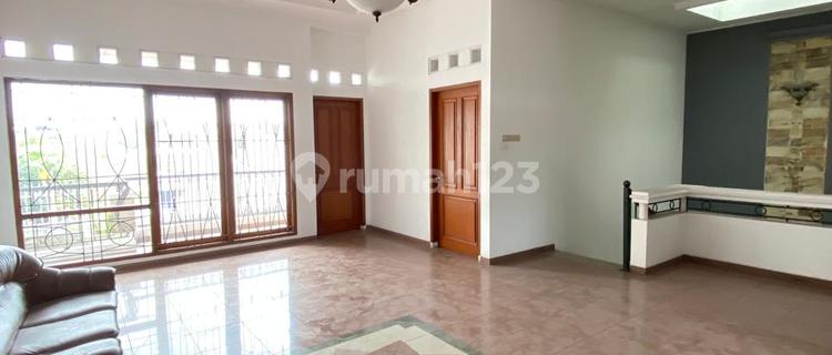 Disewq Rumah Bagus.siap Huni.di.permata Indah Bojong Raya 1