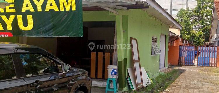 Rumah kost menarik dengan ruang toko di tengah kota Ungaran   1