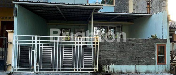 Rumah cantik 2 lantai murah siap huni di Taman Yasmin 1