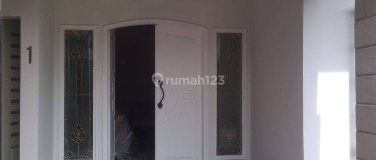 Rumah 2 lantai di sewakan di jalan hang lekir sudah furnished 1