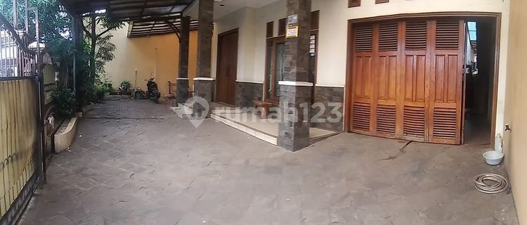 2-Story House Near Office Area 1