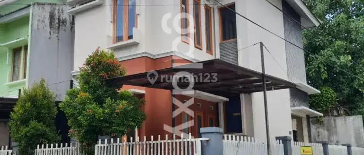 Rumah Minimalis 2 Lantai Lokasi Asri Ar 1