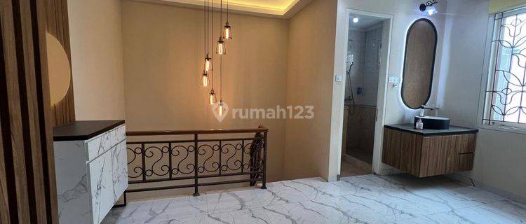 Dijual Rumah Mewah Ngantong Di Kelapa Gading 1