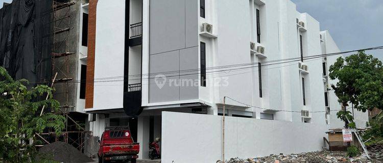 Kos Eksklusif 3 Lantai Full Furnished Di Seturan 1