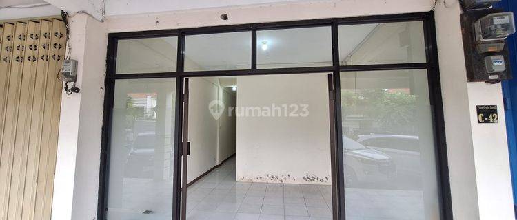 Ruko 3 Lantai Plaza Graha Famili Surabaya 1