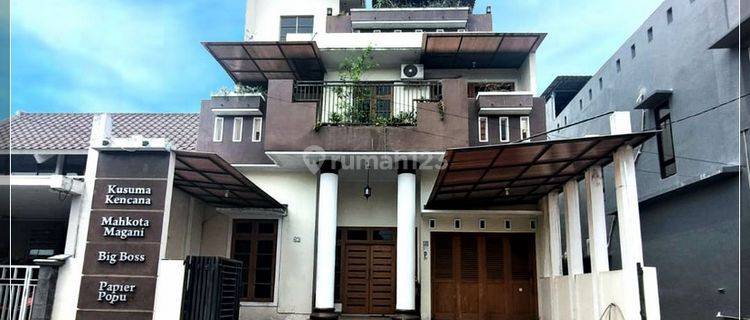 Rumah Full Perabot 3 Lt di Seturan Jogja Siap Huni 1