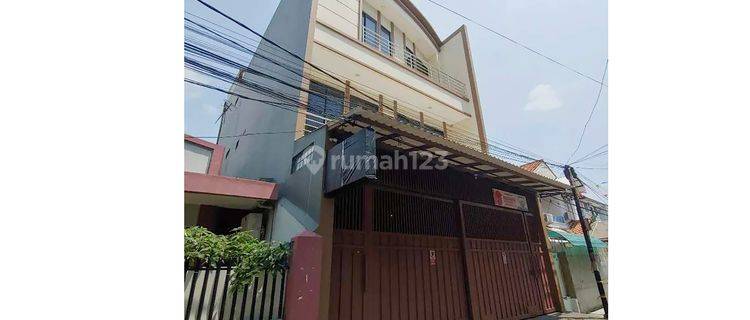 Unfurnished House Cideng Gambir By Travelio 1