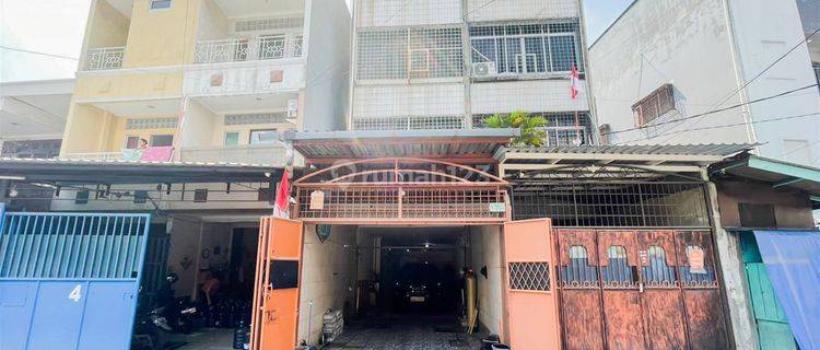 Unfurnished Shophouse Pejagalan Jembatan Gambang By Travelio 1