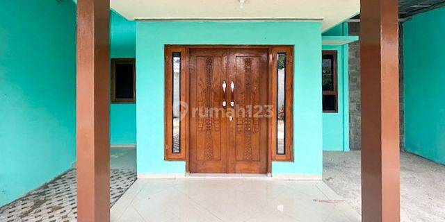 Unfurnished House Sepakat Cipayung By Travelio 1