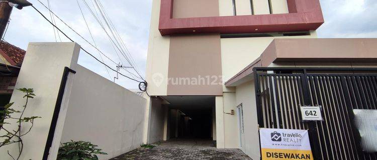 Furnished House At Kelengan Besar Semarang By Travelio 1