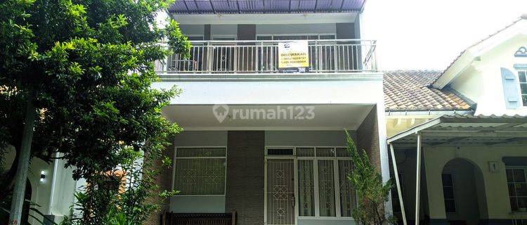 Furnished House Taman Casablanca Sentul City By Travelio 1