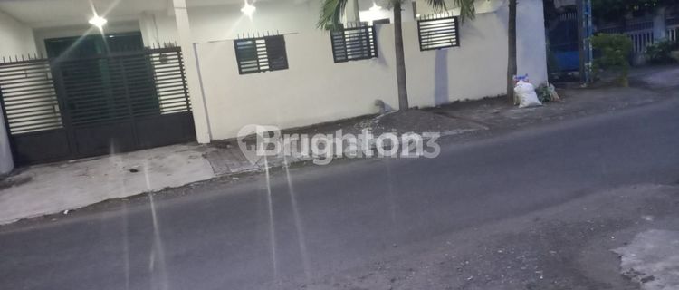 Rumah Hook, murah dan terawat di Ngagel surabaya 1