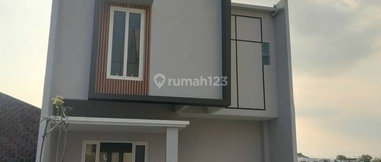 Rumah 2 Lantai SHM di Jl Grand Arumba Tunggulwulung, Kota Malang, Jawa Timur, Malang 1