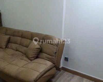 Dijual Apartemen Mediterania Garden Residence 2 (Tanjung Duren) Bagus Semi Furnished interior 1