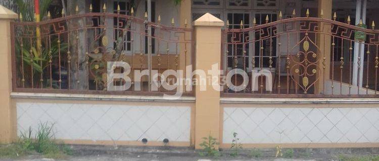 di  rumah lokasi strategis di komplek perumahan villa damai Balikpapan Kalimantan Timur 1